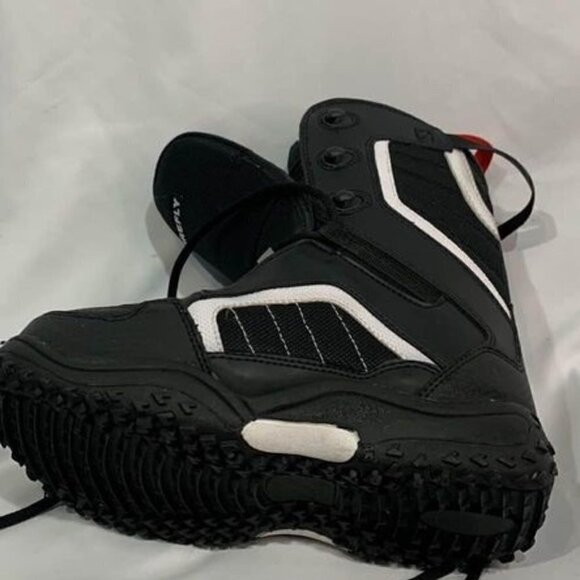 FIREFLY Mens snowboarding boots. New! Size 5.5. Never used. Double lace… - Picture 9 of 10